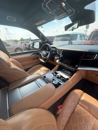 2023 Jeep Grand Wagoneer L Series III