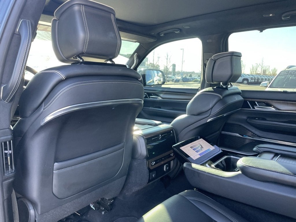 2022 Jeep Grand Wagoneer Series II