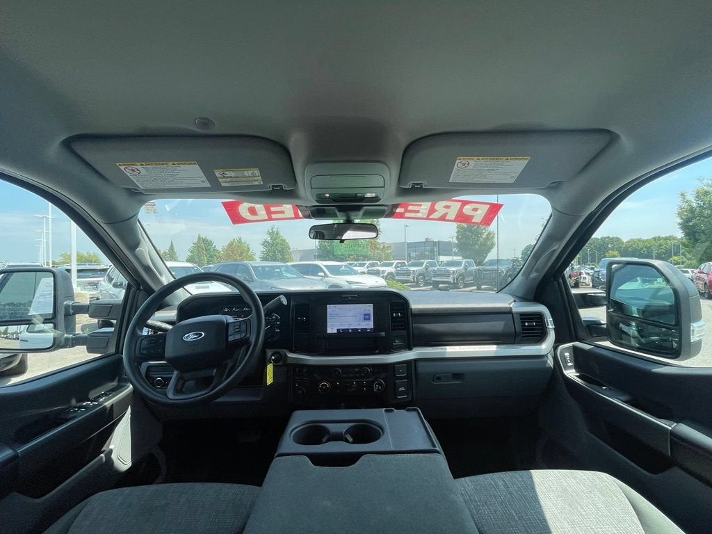 2025 Ford Super Duty F-350 SRW XL
