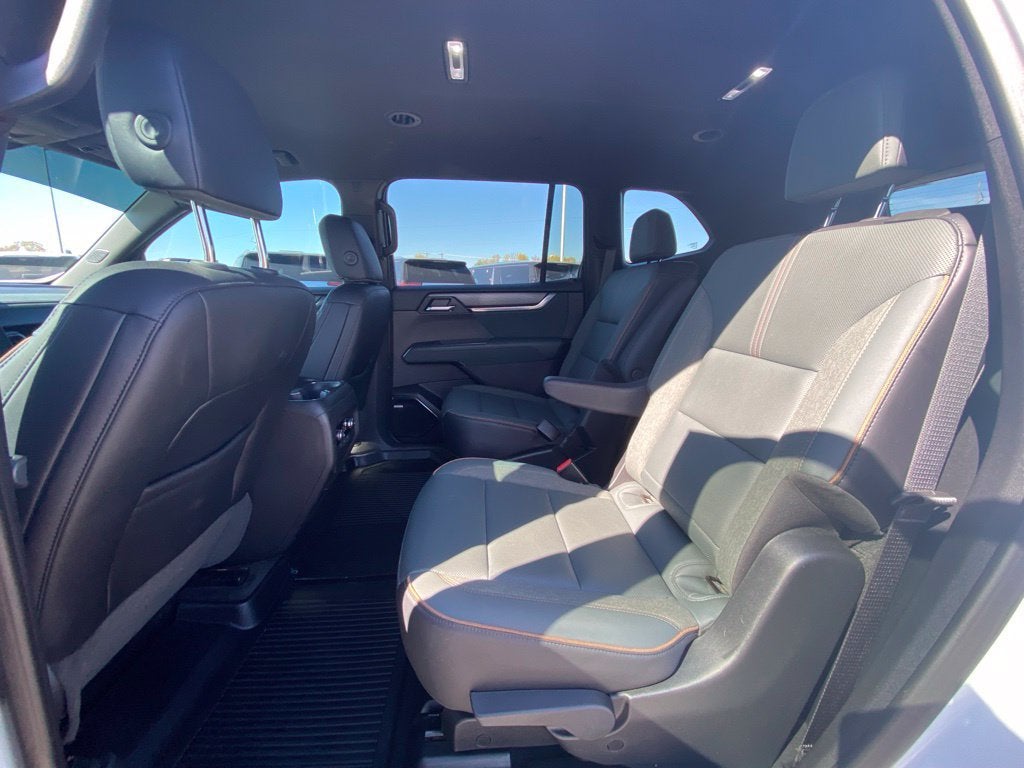 2025 GMC Acadia AT4