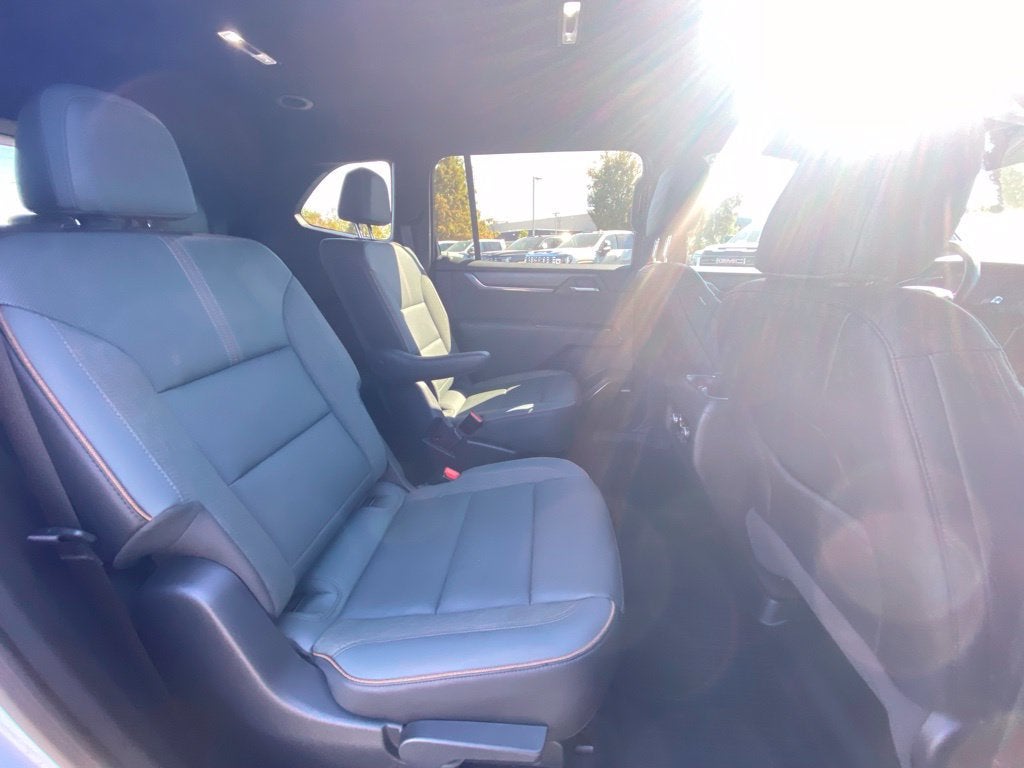 2025 GMC Acadia AT4