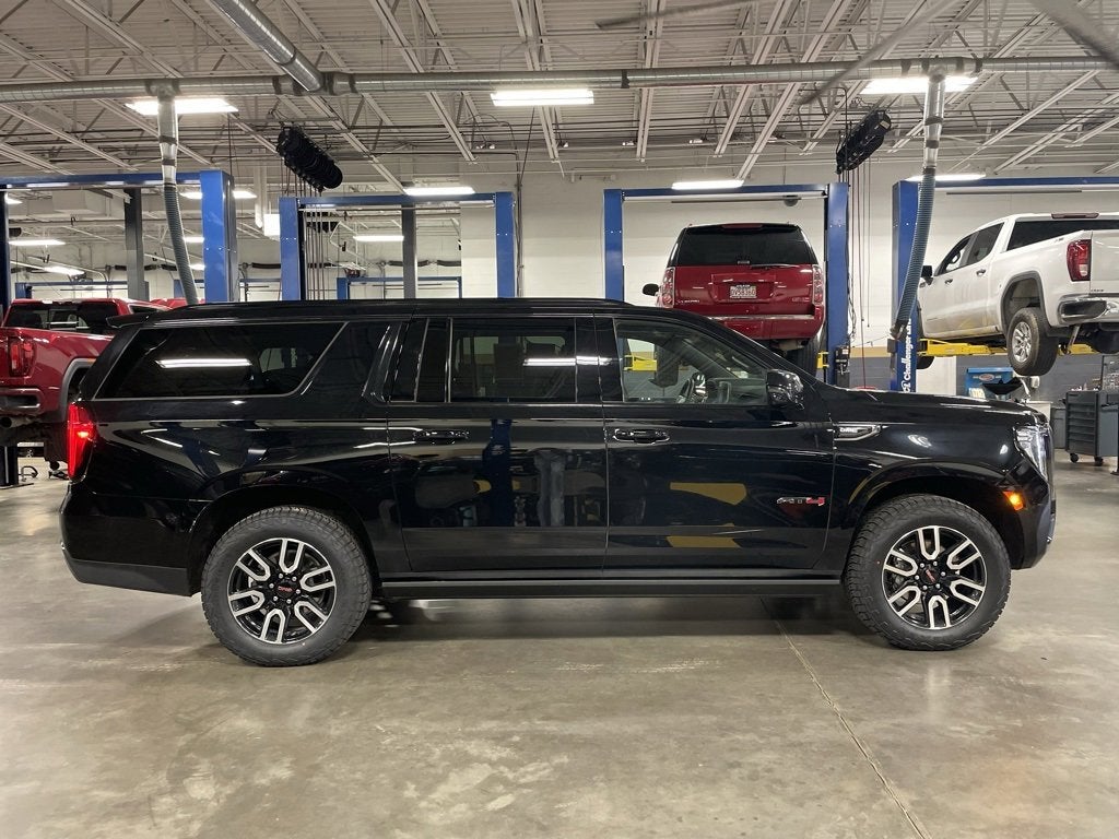 2024 GMC Yukon XL AT4