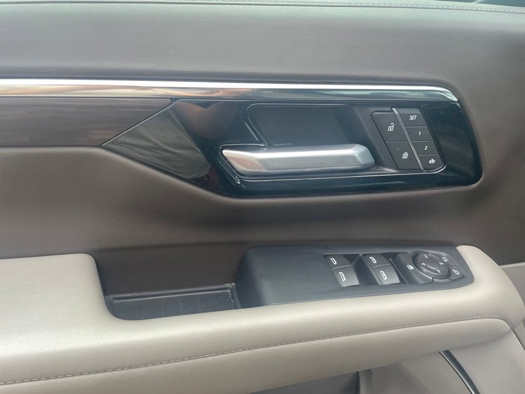 2025 Chevrolet Suburban LT
