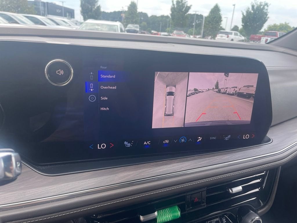 2025 Chevrolet Suburban LT