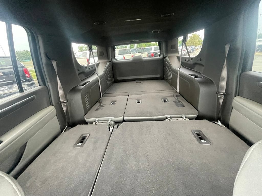 2025 Chevrolet Suburban LT