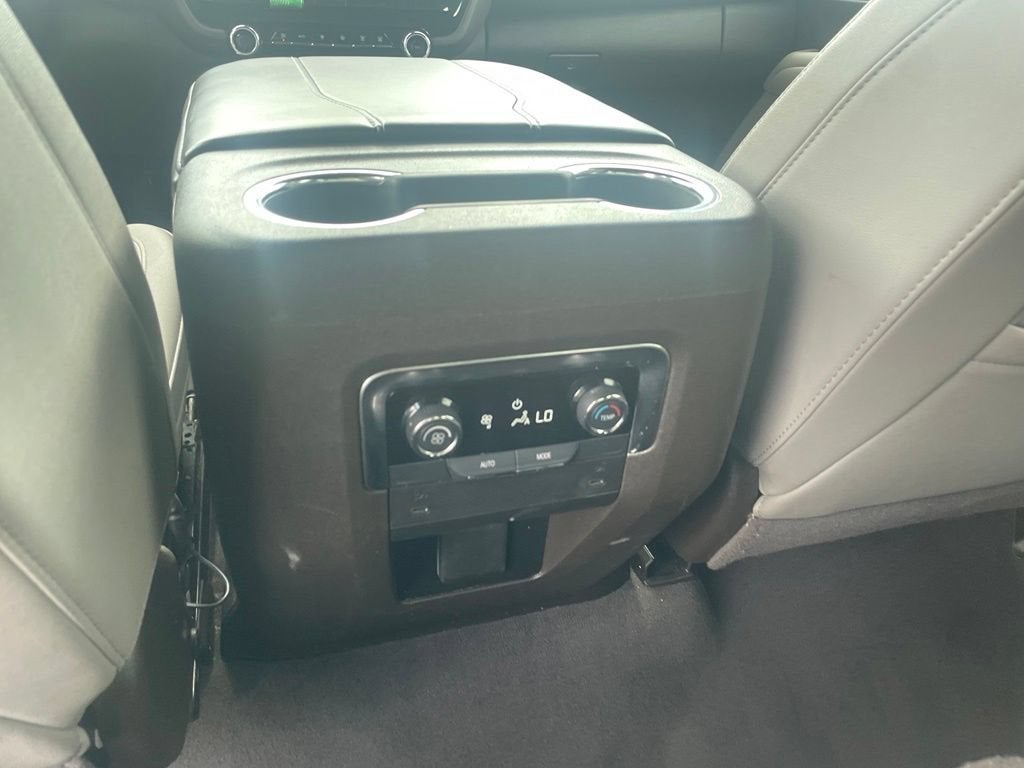 2025 Chevrolet Suburban LT