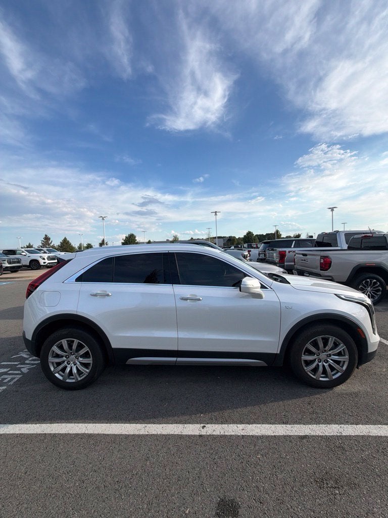 2022 Cadillac XT4 FWD Premium Luxury
