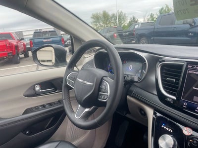 2023 Chrysler Pacifica Hybrid Touring L