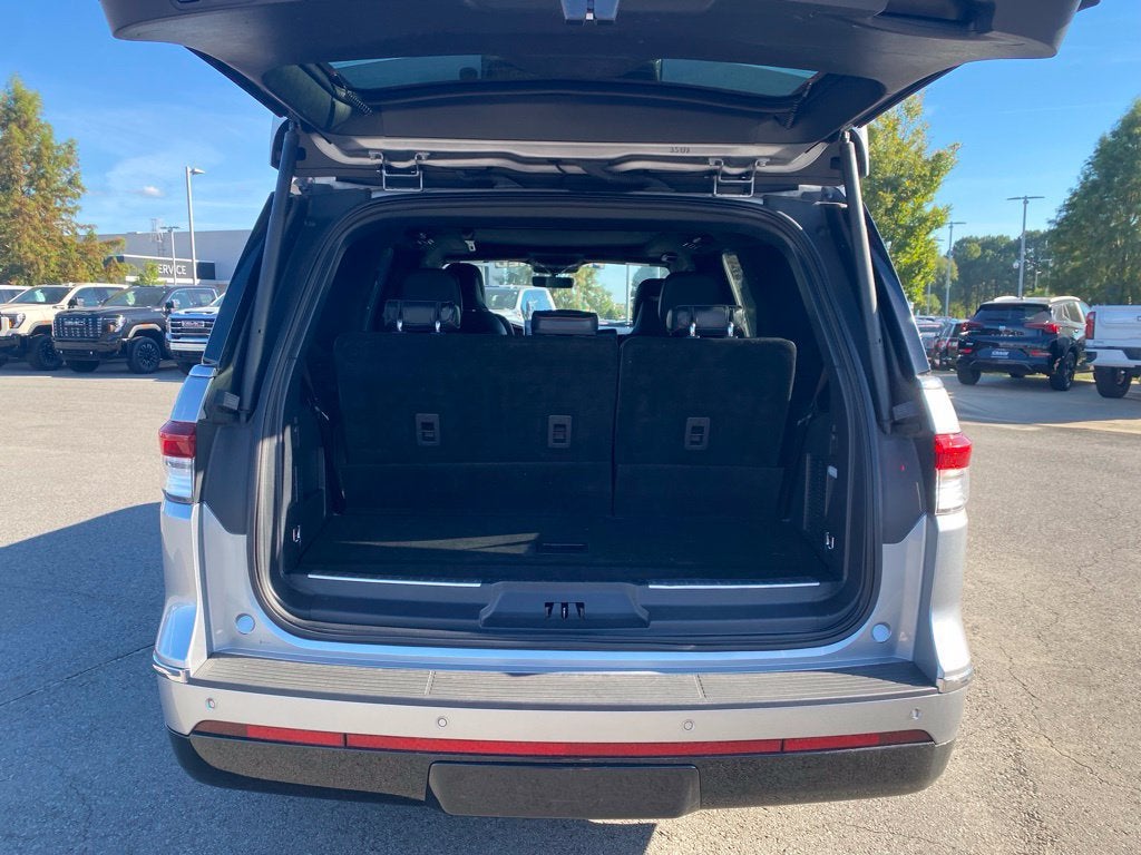 2022 Lincoln Navigator Black Label