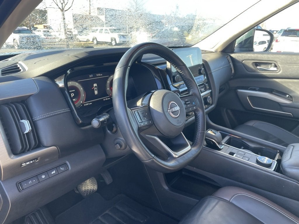 2023 Nissan Pathfinder Platinum