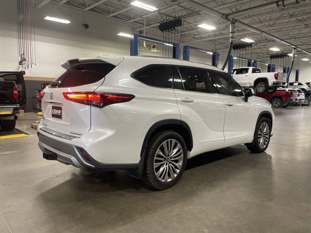 2022 Toyota Highlander Platinum