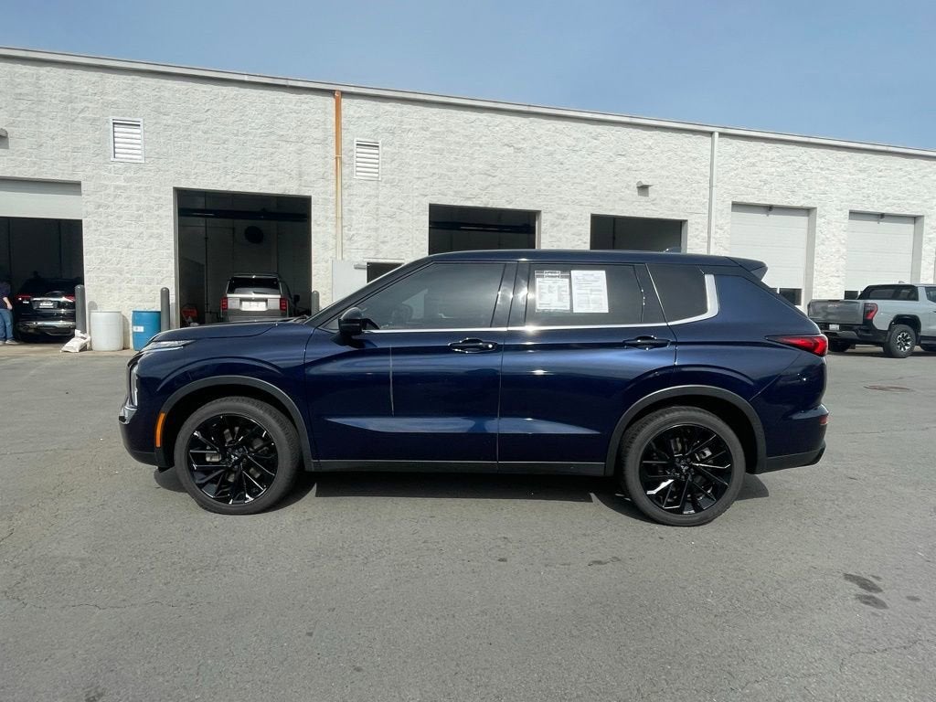 2022 Mitsubishi Outlander SE