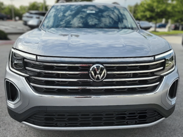 Front hood of the 2024 VW Atlas in Fayetteville, AR