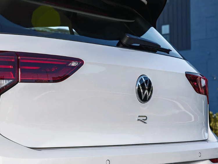 2024 Golf R trunk door